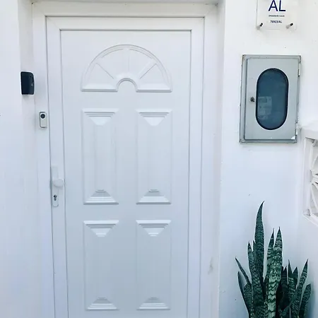 Dreamy Sea View With Private Pool Access Apartment
