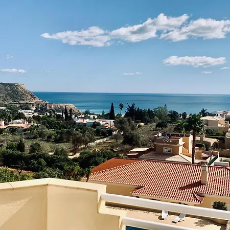 Dreamy Sea View With Private Pool Access شقة